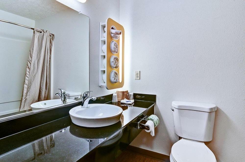 Economy Inn Pittsburgh Airport Moon Township Eksteriør billede
